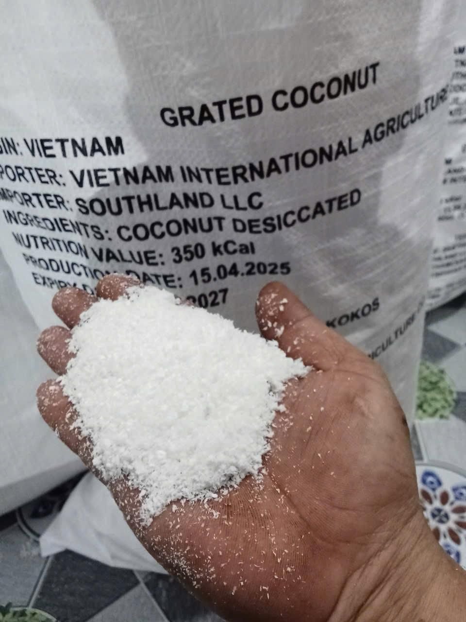 Kokos qırıntısı 25kq medium fat(hind qozu qırıntıları)
